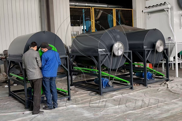 Clientes de Zhejiang adquieren dos máquinas de desmontaje de PCB de Sure Origin Group tras pruebas in situ para el reciclaje mensual de 200 a 300 toneladas de placas de circuitos.